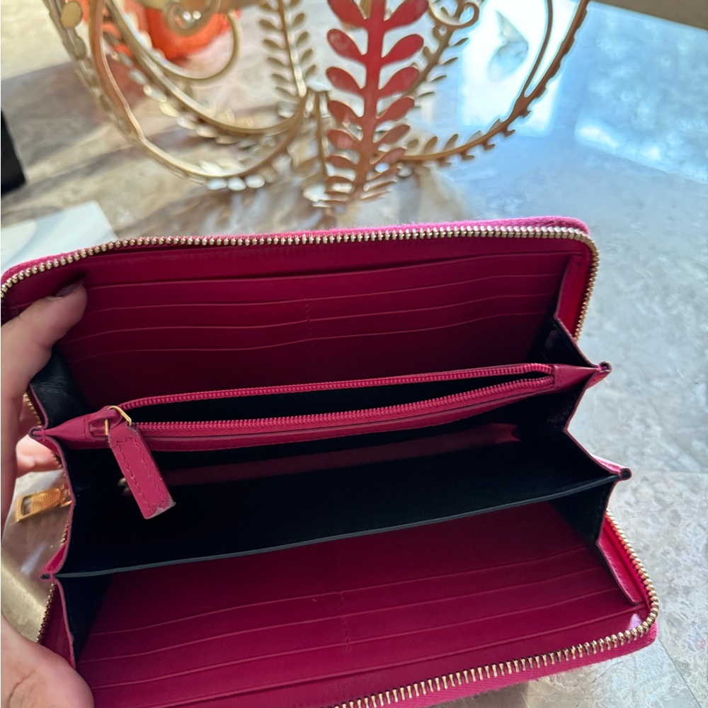 Yves Saint Laurent Patent Leather Zip Wallet - Picture 6 of 15